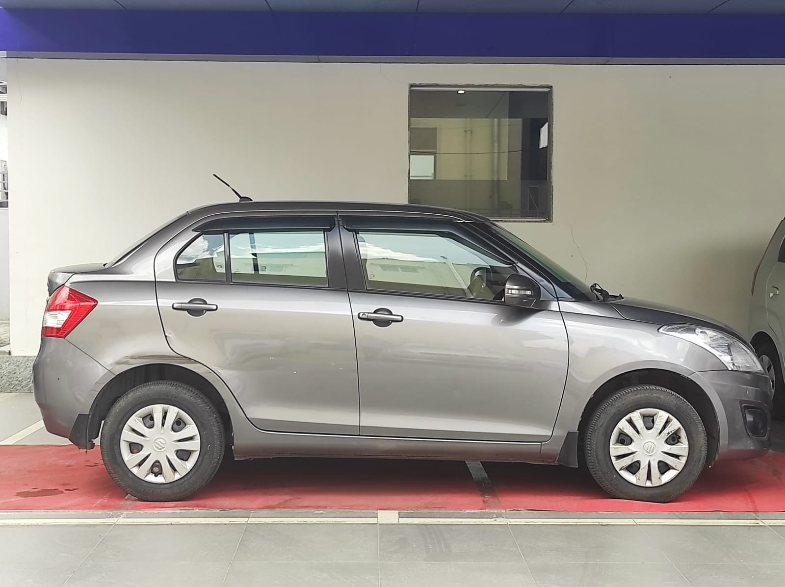MARUTI SUZUKI SWIFT DZIRE VXI